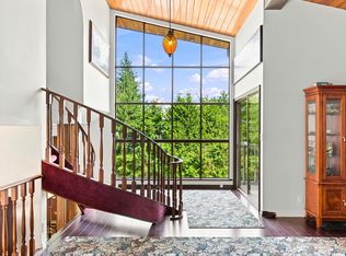 2337 Saint George St, Pt Moody, BC V3H 2G3