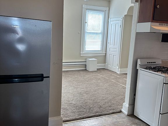 Transition from living room into kitchen