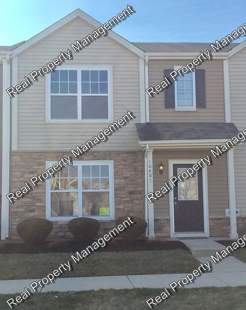 Three Bedroom Town Home — Photo 1