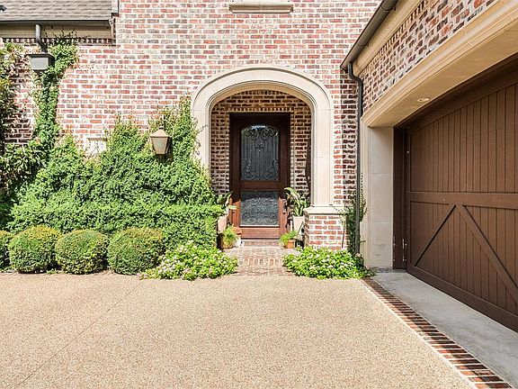 3rd image of 5774 Park Ln
