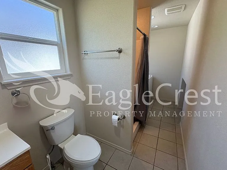 216 N Park St — Photo 21