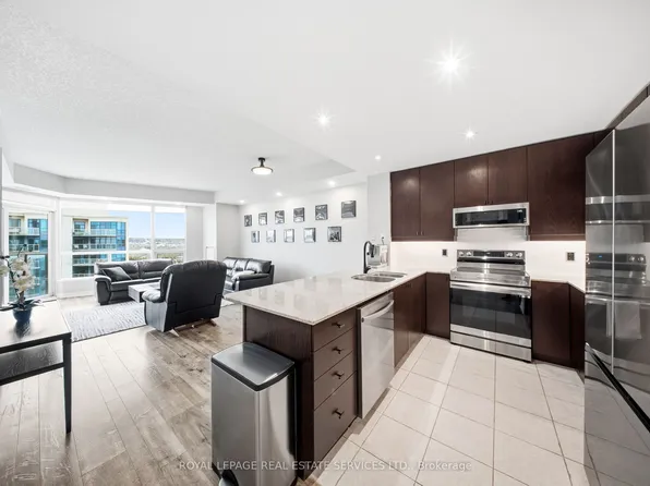 33 Ellen St #1509, Barrie, ON L4N 6E9