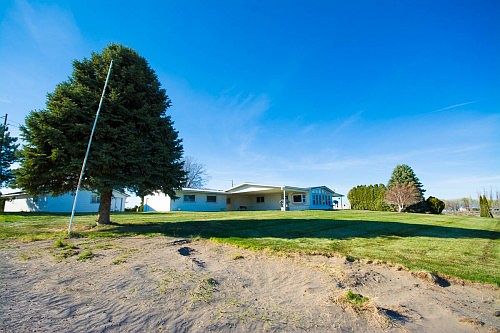 4th image of 1511 Road E NE