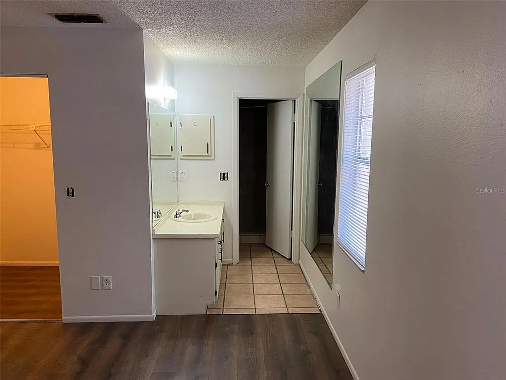 3 bed, 2.0 bath, 1150 sqft, $1,595 — Photo 4