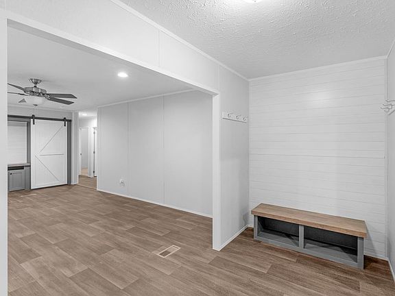 4th image of 115 Gregory Ln