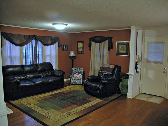 3rd image of 2221 Brookwood Ave