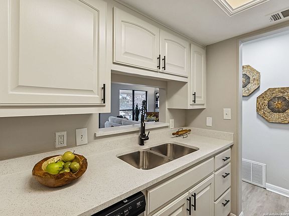 4th image of 11843 Braesview #1814