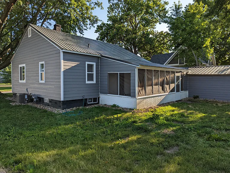 328 South St — Photo 2