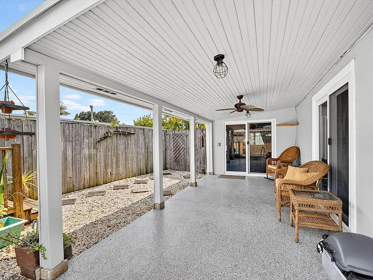 318 Glen Arbor Ter — Photo 17