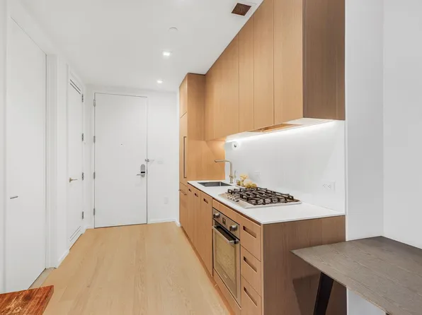 98 Front Street image 7 of 29