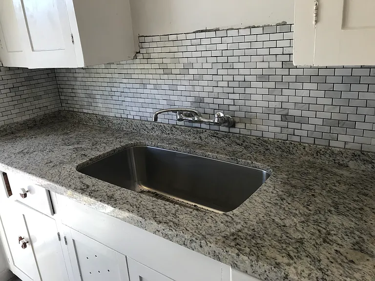 1616 E Waverly St — Photo 8