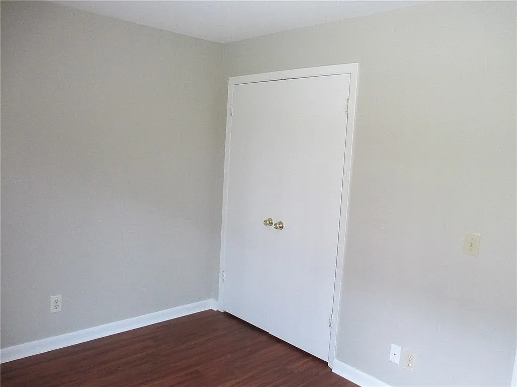 4 bed, 2.0 bath, $1,200 — Photo 2