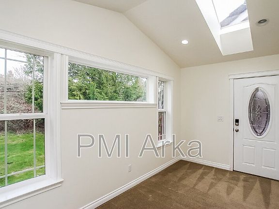 2nd image of 3504 Buckingham Ct SE