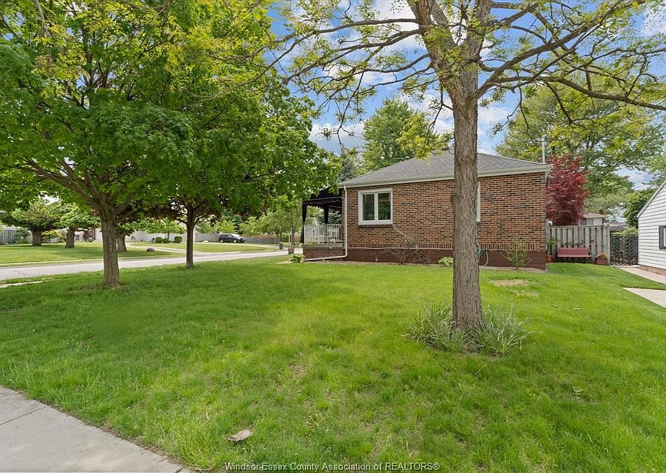 ハウス 12374 Renaud St, Tecumseh, ON N8N 1P6 | Zillow