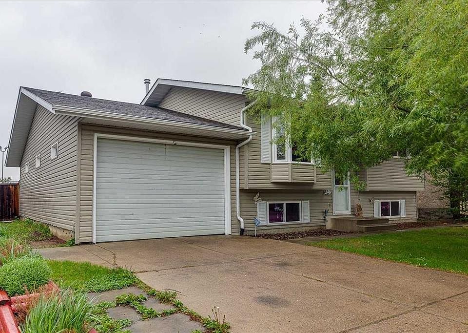 1st image of 38 NW Heritage Dr