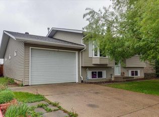 38 NW Heritage Dr, Lacombe, AB T4L 1N7