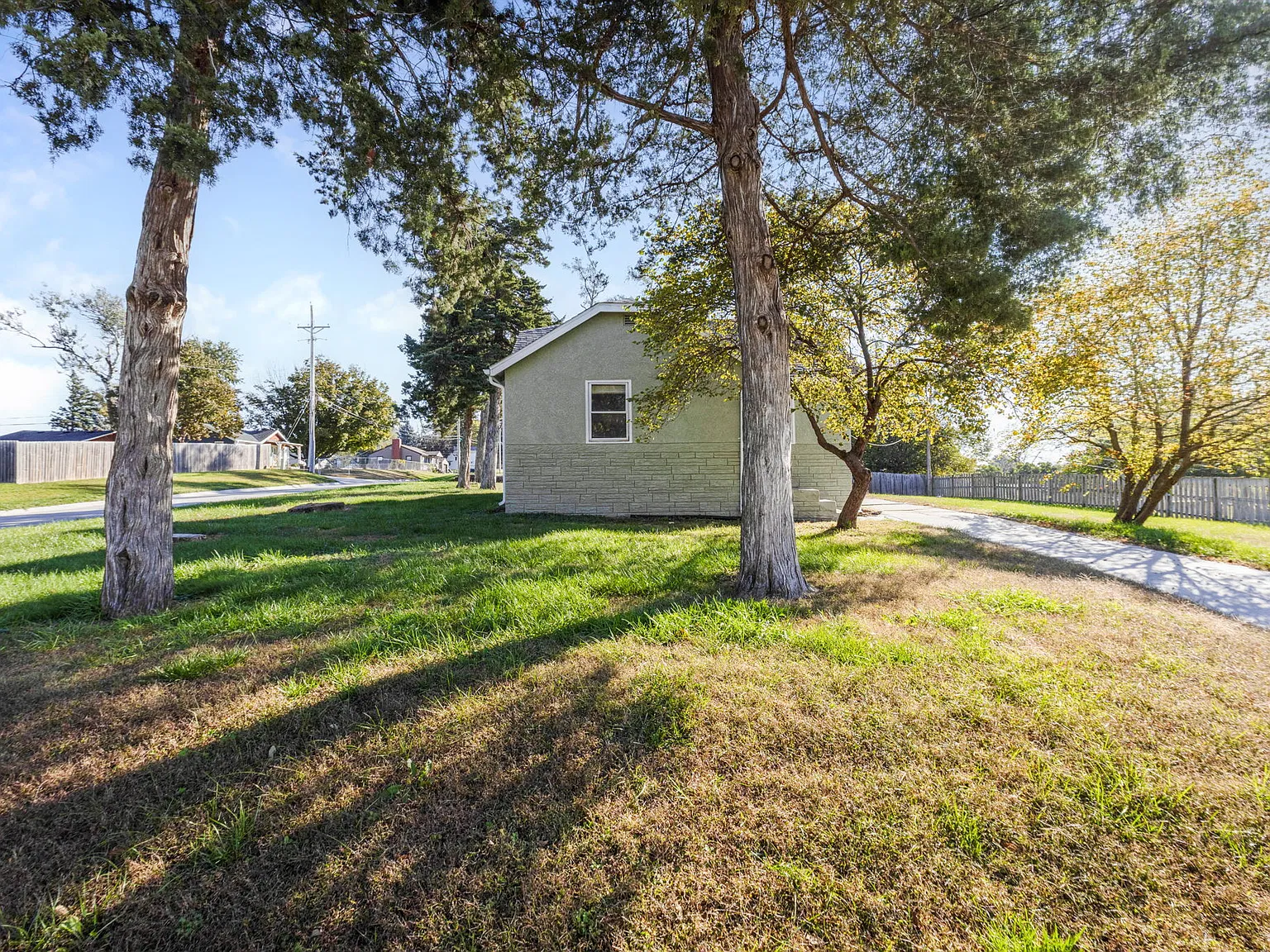 2 bed, 736 sqft, $1,650 — Photo 2