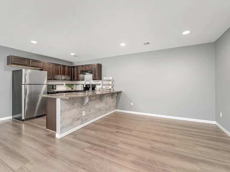 2306 E Coolwater St — Photo 5