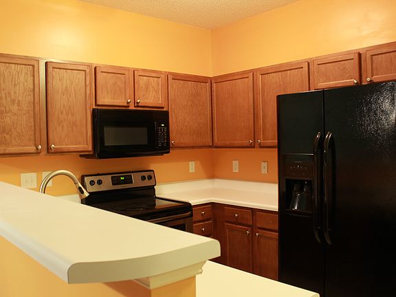 4th image of 5610 Katherine Ct