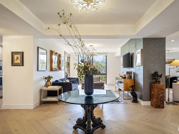 135 S McCarty Dr Unit 104, Beverly Hills, CA 90212