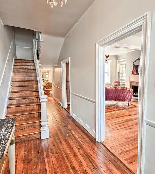 340 N Market St — Photo 6