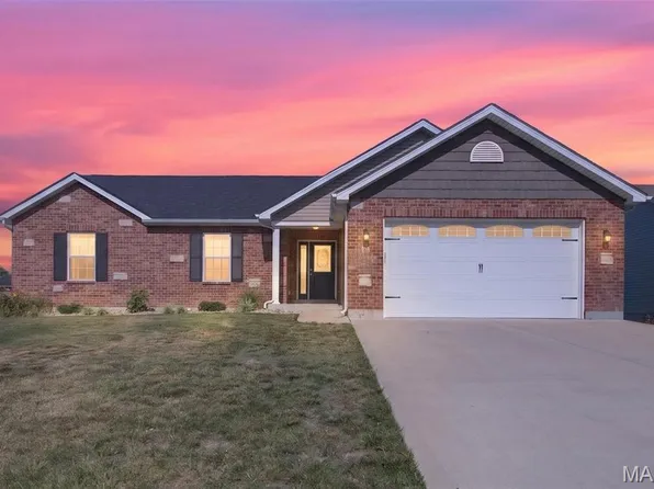 13 Berkshire Ct, Troy, MO 63379