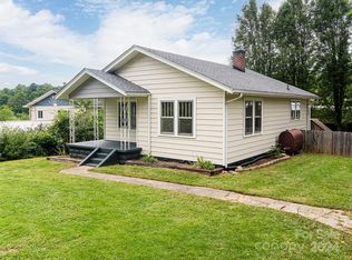 142 N Bear Creek Rd, Asheville, NC 28806