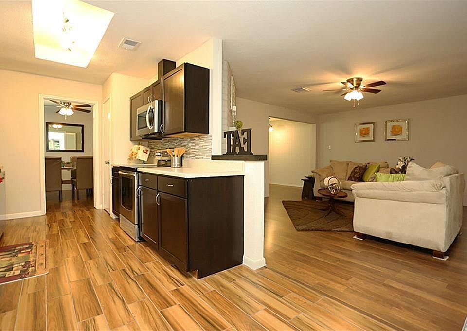 1st image of 3275 Hunters Glen Dr