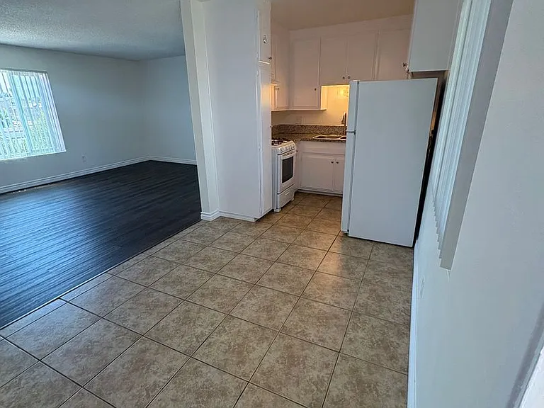 222 G St — Photo 28