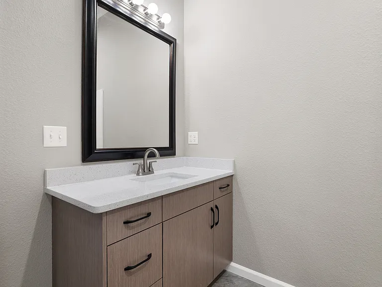 606 W Matthews Ave — Photo 7