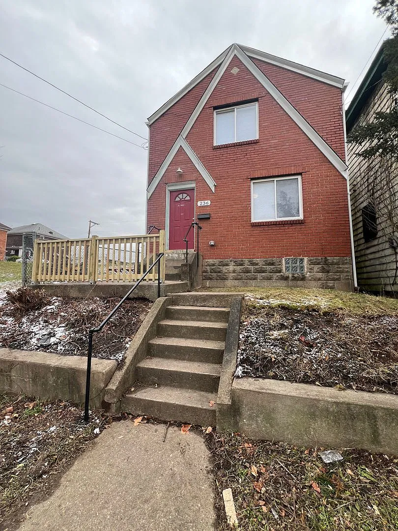 Updated 2BR house with off street parking! — Photo 3