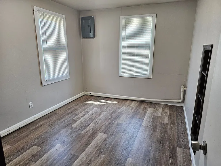 417 Wood Ave — Photo 9