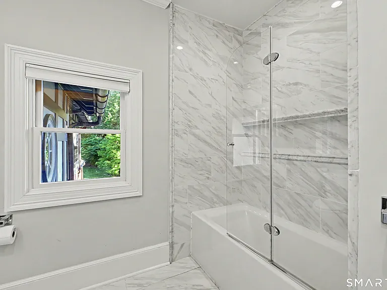 30 Brookridge Dr — Photo 12