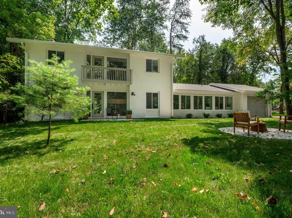 1 Carderock Ct, Bethesda, MD 20817