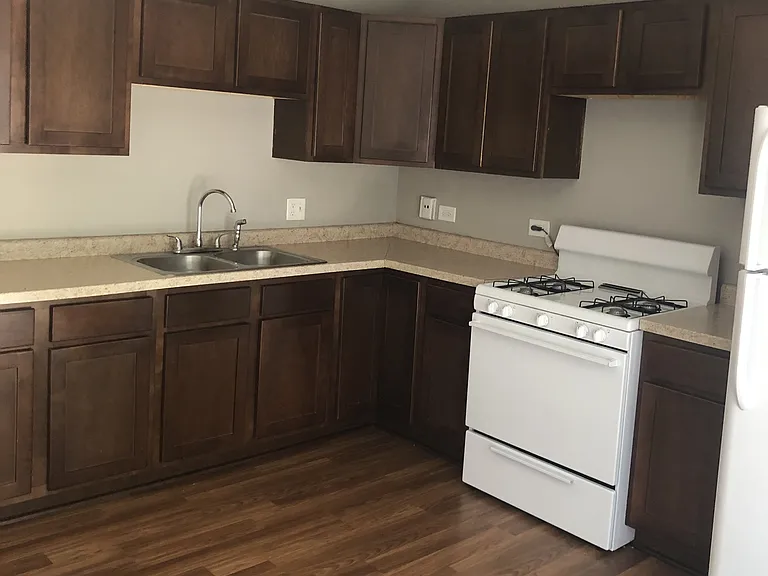 30 Woodland Dr — Photo 2