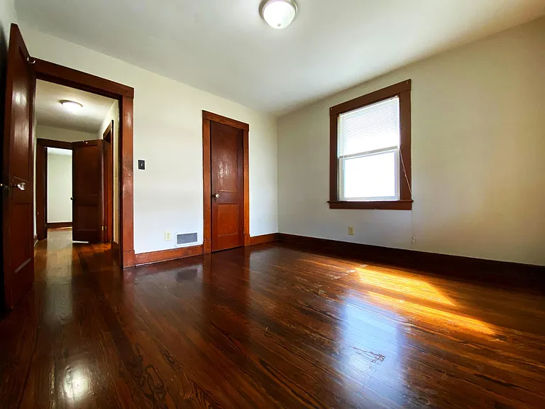 610 Sherwood Ave — Photo 21