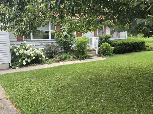 107 Kendall St, Gifford, IL 61847