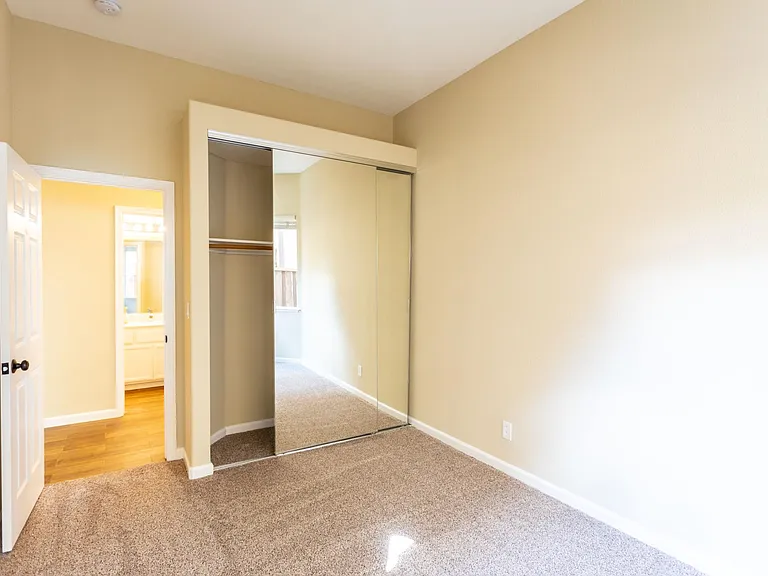 1040 Dellwood Ct — Photo 3