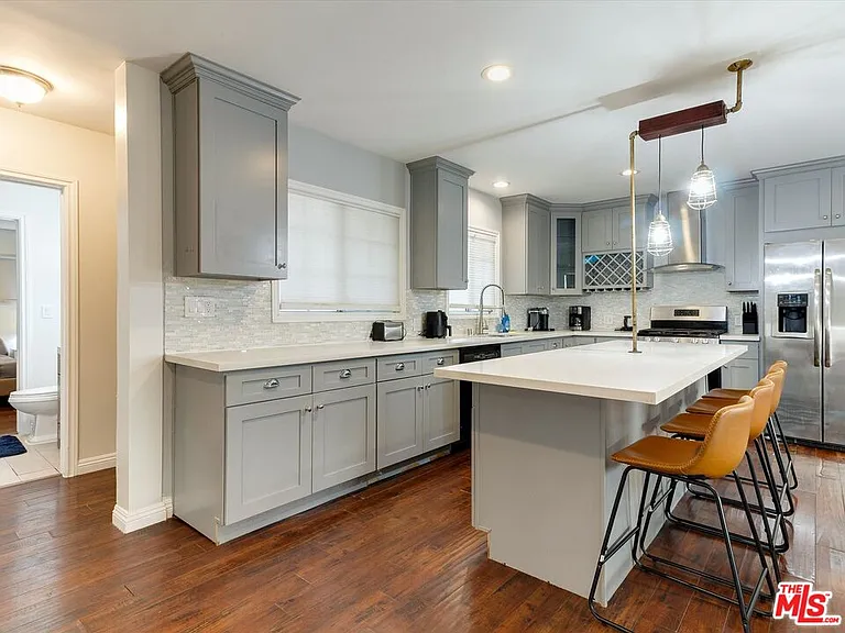 23109 Mariano St — Photo 11