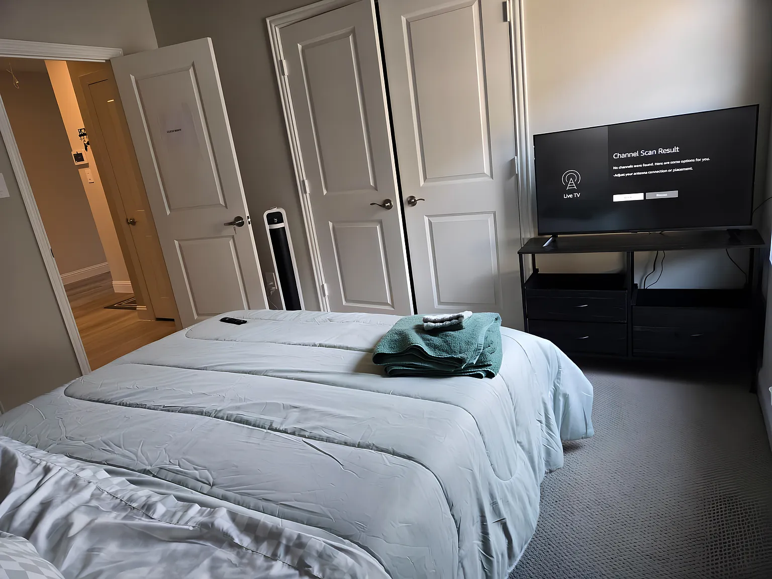 2 bed, 1.0 bath, 2059 sqft, $1,226 — Photo 2