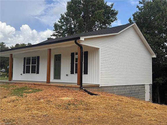 5th image of 183 Meadow Run Ln