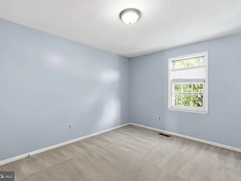 6012 Crown Royal Cir — Photo 15