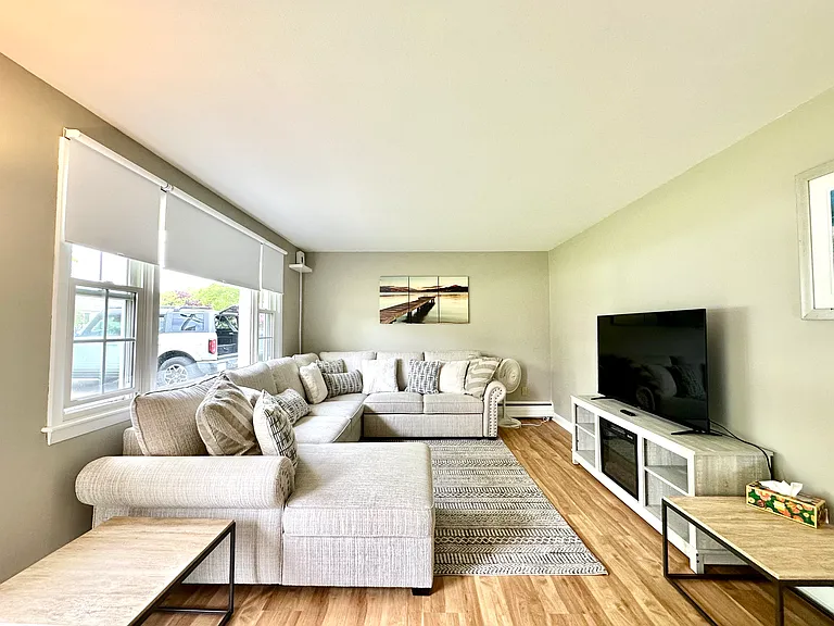 12 Spruce Ave — Photo 2