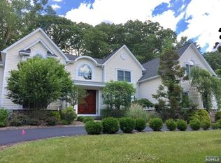 41 Old Stone Church Rd, Upper Saddle River, NJ 07458