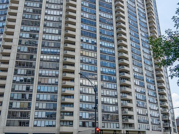 2nd image of 3930 N Pine Grove Ave APT 1115