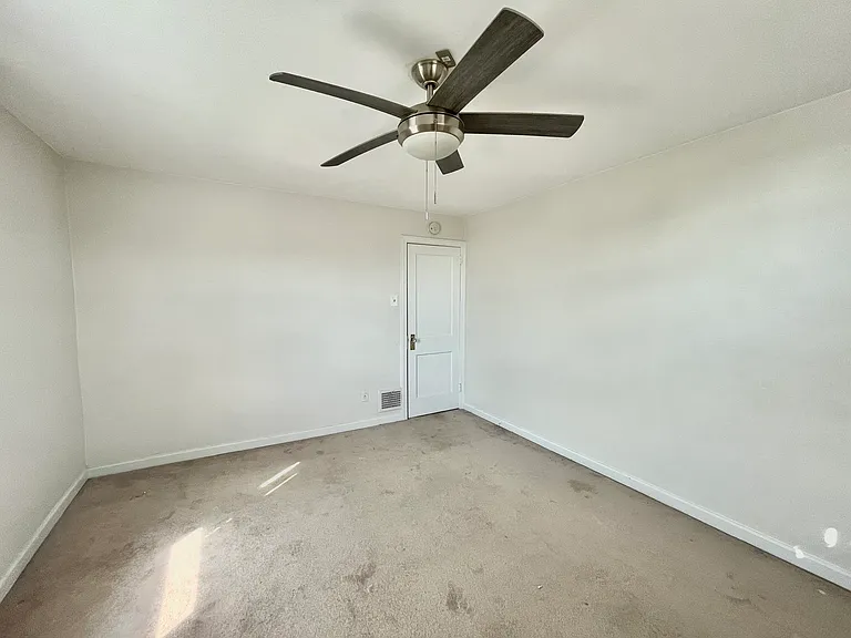 4241 Aldine St #2 — Photo 12