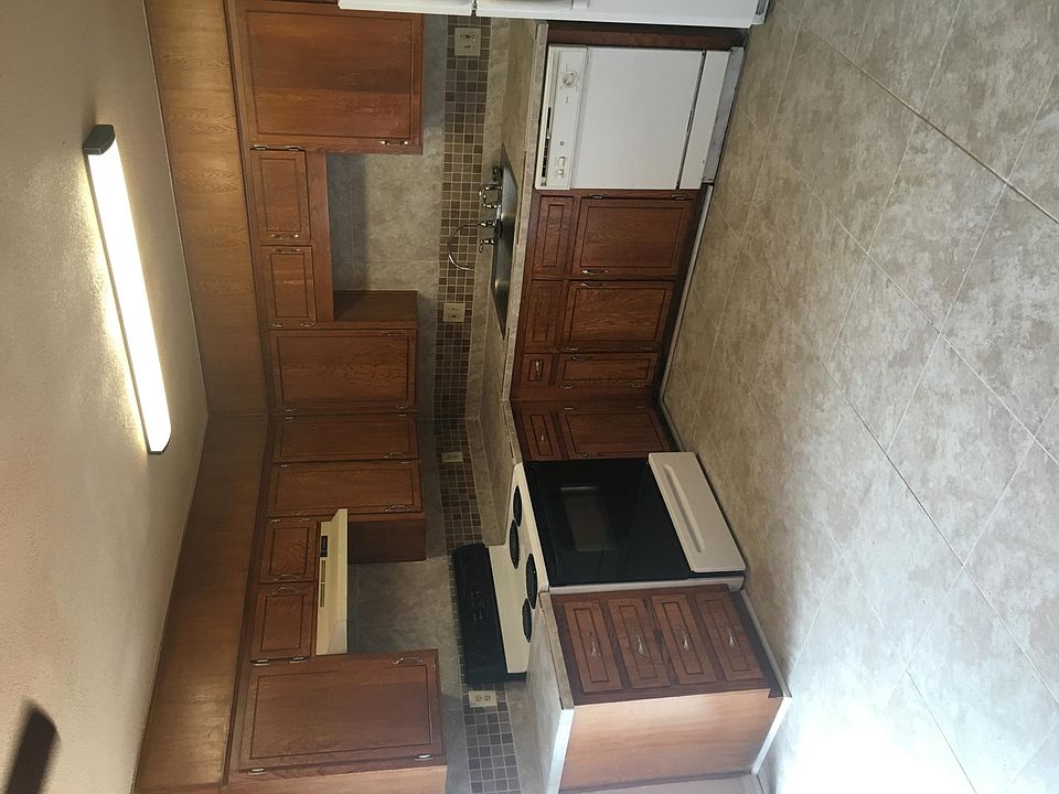 1st image of 3405 Victoria Cir APT D