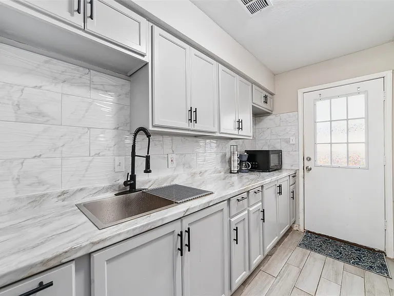 7821 Fuqua St #7821 — Photo 12