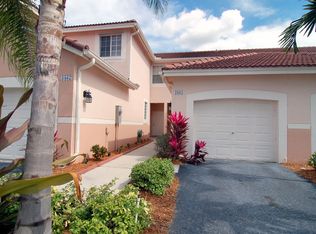 3865 San Simeon Cir, Weston, FL 33331
