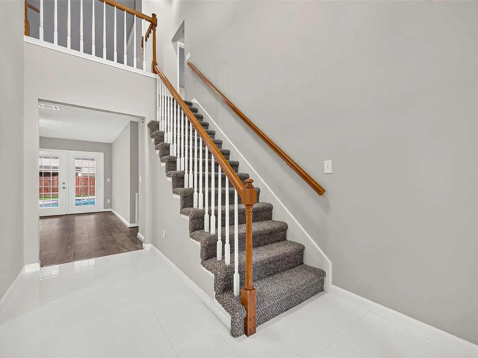 4 bed, 2.5 bath, 2364 sqft, $2,800 — Photo 4